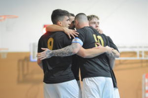 Páté kolo divize F: drama do poslední vteřiny, derby před 450 fanoušky a Trojanovice dál stoprocentní